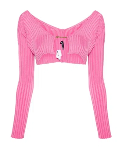 Jacquemus Logo Plaque Cropped Long-sleeve Top In Pink