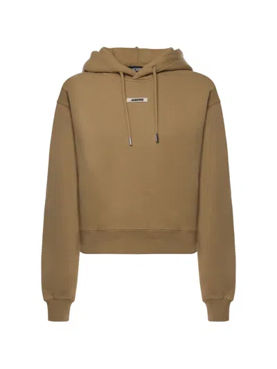 Jacquemus Logo-plaque Hoodie In Brown