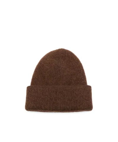 Jacquemus Logo-patch Ribbed Beanie Hat In Brown