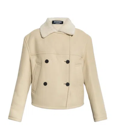 JACQUEMUS JACQUEMUS DOUBLE-BREASTED SHEARLING COAT