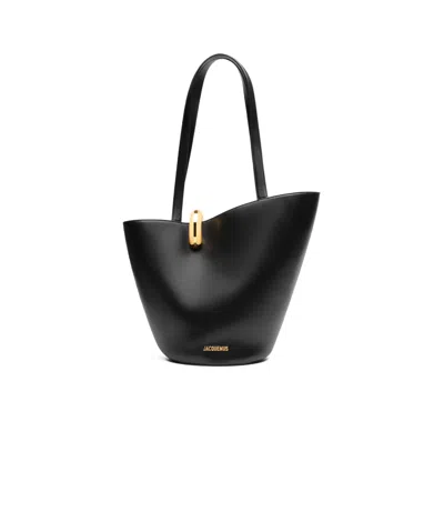 JACQUEMUS JACQUEMUS THE MEDIUM BAMBOLA ASYMMETRIC BUCKET BAG