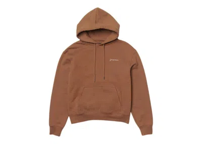 Pre-owned Jacquemus Men's  Le Sweatshirt Brode Embroidered Logo Regular Fit Hoodie In Brown