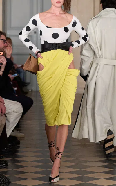 Jacquemus Moda Operandi In Yellow