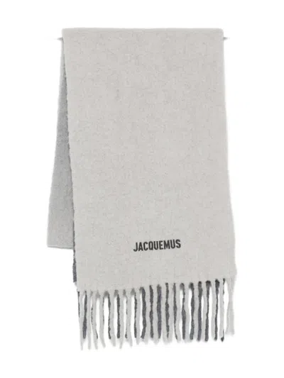 Jacquemus Moisson Embroidered Fringe Scarf In Gray