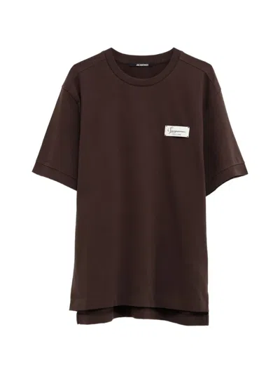Jacquemus Montaigne Logo-patch T-shirt In Brown
