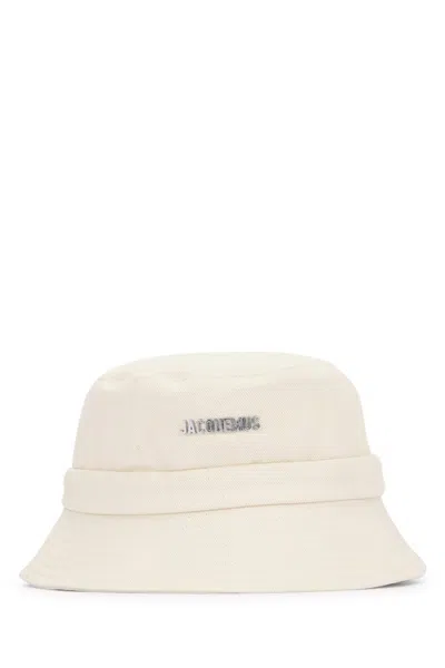 JACQUEMUS OFF WHITE LOGO BUCKET HAT