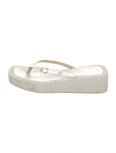 Pre-owned Jacquemus Patent Leather Flip Flops In White