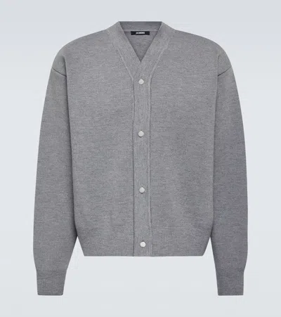 Jacquemus Ribbed-knit Wool-blend Cardigan In Grey
