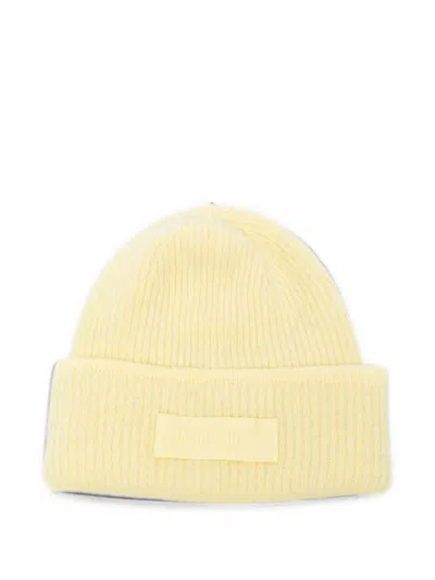 Jacquemus Ribbed-knit Logo-patch Beanie Hat In Yellow