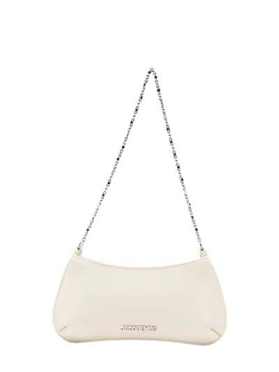 Jacquemus Shiny Leather Chain Handbag With Gold-tone Hardware And Zip Closure In White