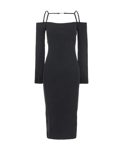 JACQUEMUS JACQUEMUS SIERRA OFF-SHOULDER LONG-SLEEVED DRESS