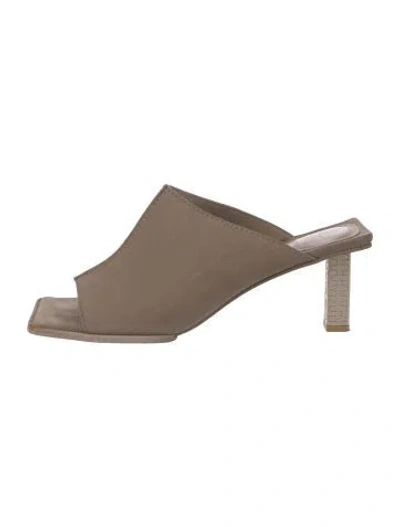 Pre-owned Jacquemus Suede Sandals In Neutrals