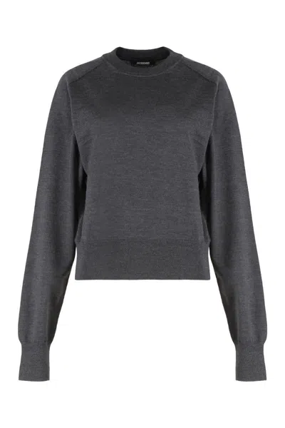 JACQUEMUS JACQUEMUS SWEATER WITH ROUND NECK BRODE IN MERINO WOOL