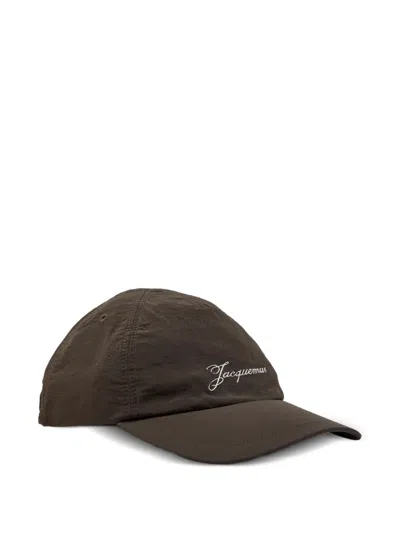 Jacquemus La Casquette Baluchon Logo Nylon Cap In Brown