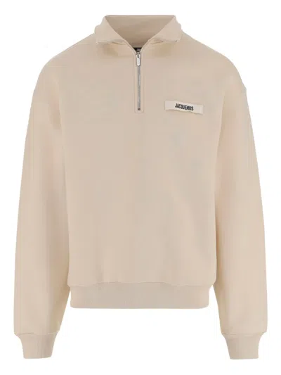 Jacquemus The Gros Grain High-collar Logo Sweatshirt In Neutral