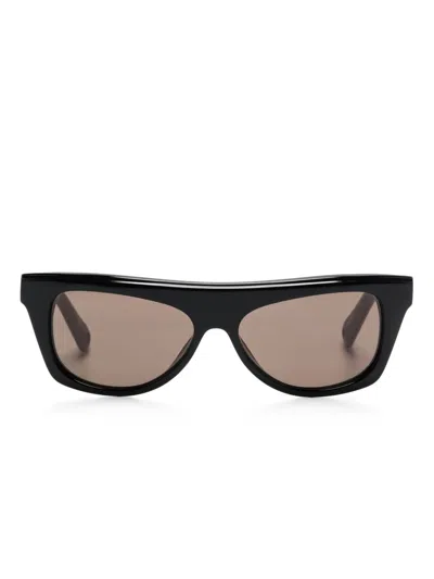 Jacquemus Pina Sunglasses In Black