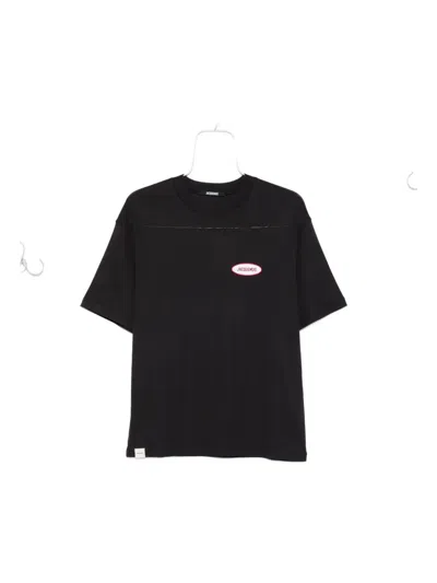 Jacquemus The Stazione Oval-patch T-shirt In Black