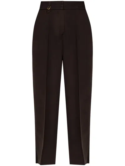 Jacquemus Tibau Tapered Trousers In Braun