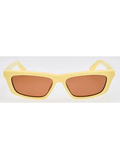 Jacquemus Trapezi Sunglasses In Yellow