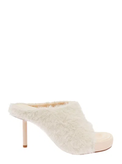 JACQUEMUS WOMEN WHITE SOLID SLIP ON SANDALS