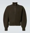 Jacquemus Mens Dark Khaki Funnel-neck Ribbed Wool Cardigan In Gray