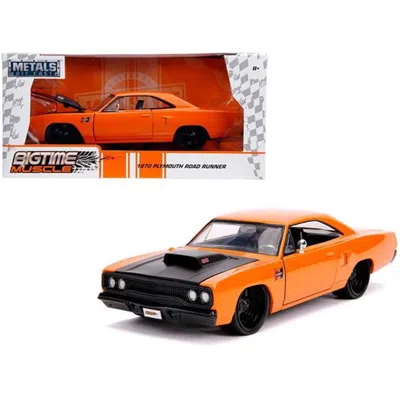Jada Toys Jada 1970 Plymouth Road Runner Hood Bigtime Muscle 1 By 24 Diecast Model Car Orange & Black