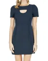 Jade Short Sleeve Keyhole Dress In Midnight In Multi