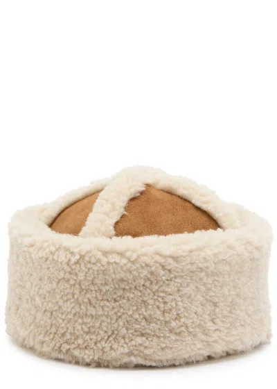 Jakke Arella Faux Shearling Hat In Tan