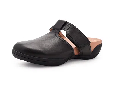 Jambu Malia In Black