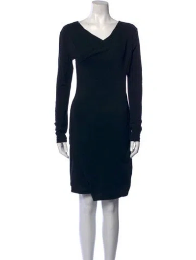 Pre-owned James Perse Plunge Neckline Knee-length Dress In Black
