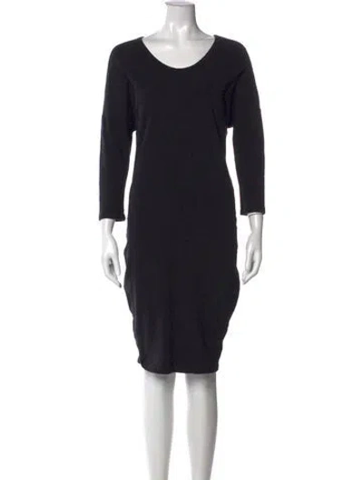 Pre-owned James Perse Scoop Neck Knee-length Dress In Black