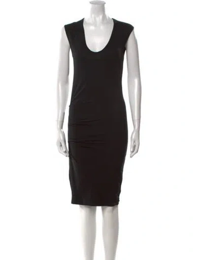 Pre-owned James Perse Scoop Neck Knee-length Dress In Black