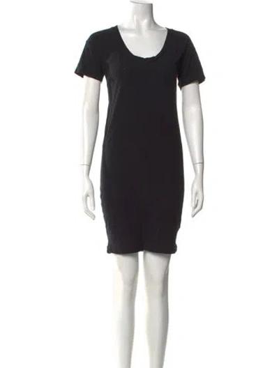 Pre-owned James Perse Scoop Neck Knee-length Dress In Black