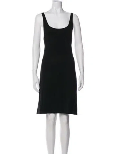 Pre-owned James Perse Scoop Neck Knee-length Dress In Black