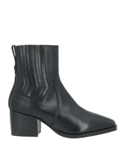 Janet & Janet Woman Ankle Boots Black Size 6 Leather