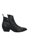 Janet & Janet Ankle Boots In Black