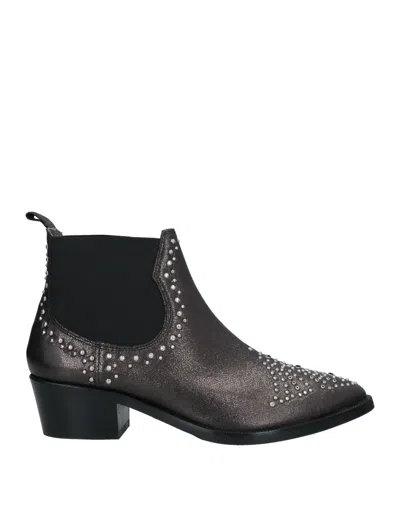 Janet & Janet Ankle Boots In Steel Grey