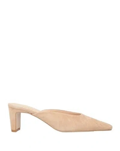 J.a.p. Jose Antonio Pereira J. A.p. Jose Antonio Pereira Woman Mules & Clogs Beige Size 7 Leather In Multi