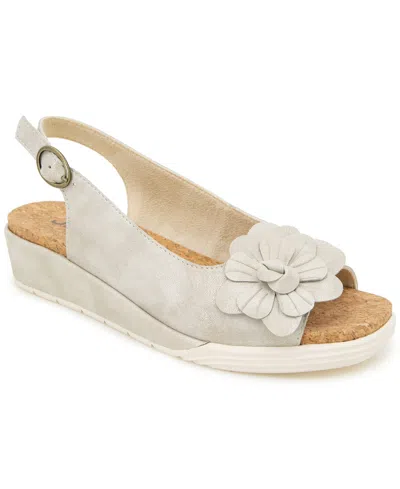 Jbu Women's Rosetta Wedge Sandal In Cream Shimmer