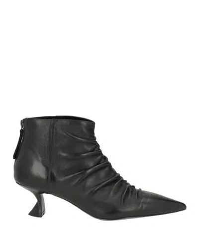 Jeannot Woman Ankle Boots Black Size 9 Leather