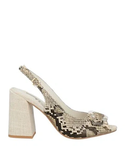 Jeannot Woman Sandals Beige Size 8 Leather In Neutral