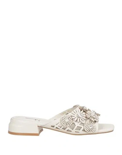 Jeannot Woman Sandals Cream Size 8 Leather In White