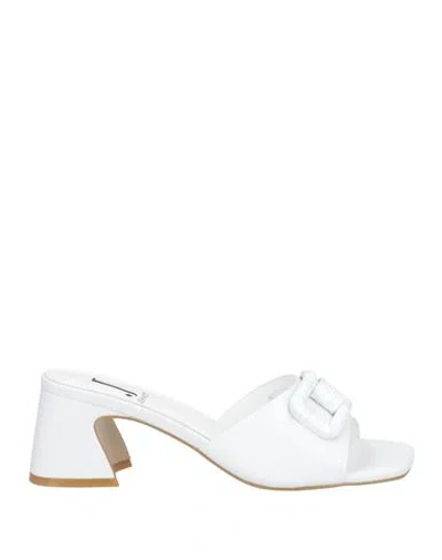 Jeannot Woman Sandals White Size 7 Leather