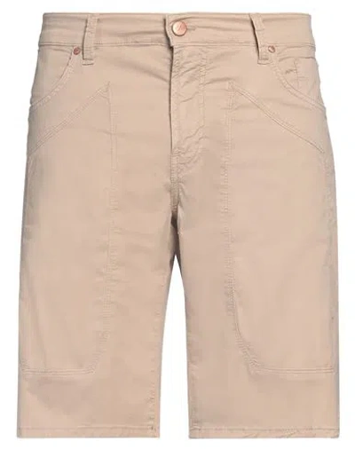 Jeckerson Man Shorts & Bermuda Shorts Beige Size 35 Lyocell, Cotton, Elastane