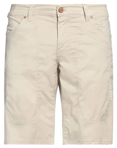 Jeckerson Man Shorts & Bermuda Shorts Cream Size 35 Lyocell, Cotton, Elastane In White