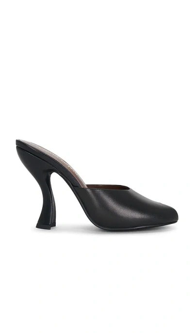 Jeffrey Campbell Fresa 펌프 In Black