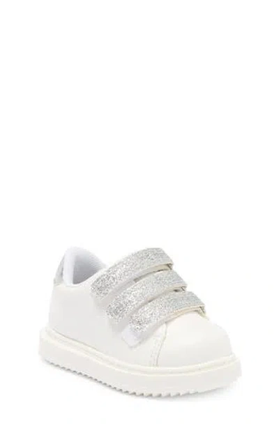 Jellypop Lil' Equal Sneaker In White/silver