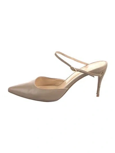 Pre-owned Jennifer Chamandi Leather Mules In Neutral