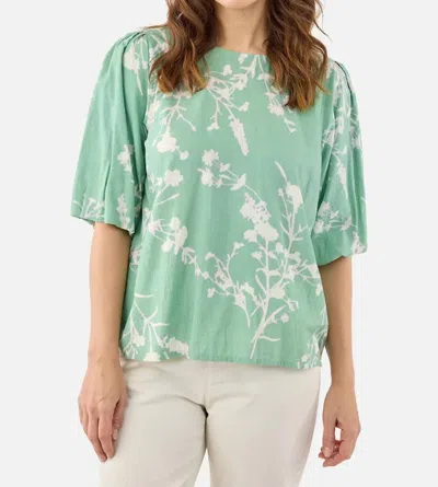 Jensen Printed Seersucker Blouse In Green In Red