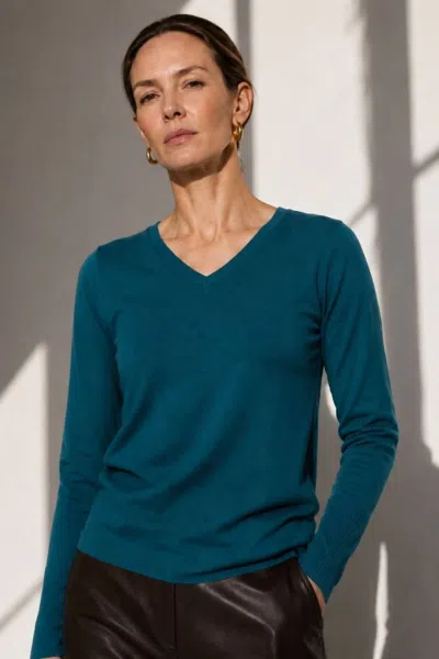 J'envie/eli The Eileen V-neck Top In Teal In Blue